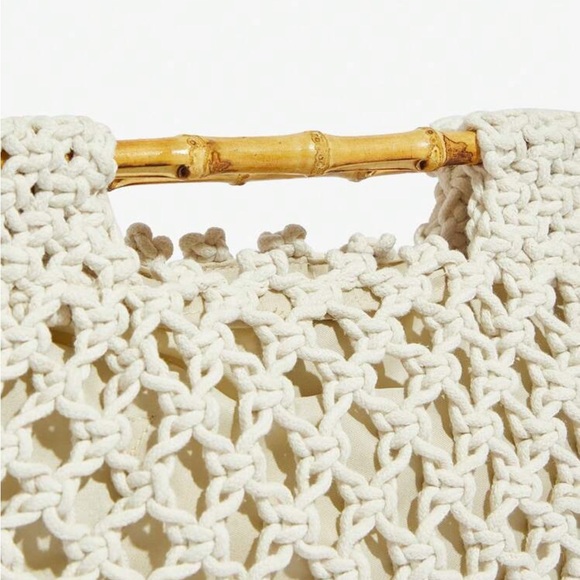 Elegant Cream Woven Handbag - Picture 5 of 7